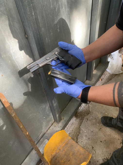 الرملة: اعتقال شخصين بشبهة حيازة سلاح وذخيرة 